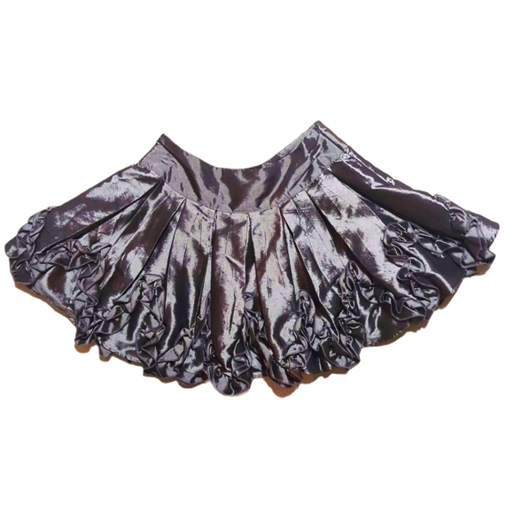 🚨 3/$15 Metallic Silver Party Skirt - Picture 3 of 5